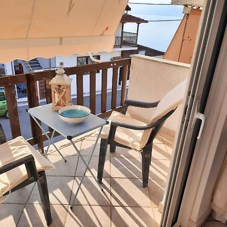 Beautiful Seaside Studio Акрата Екстер'єр фото